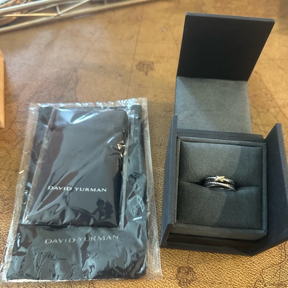 David Yurman Crossover Ring - Picture 2 of 15